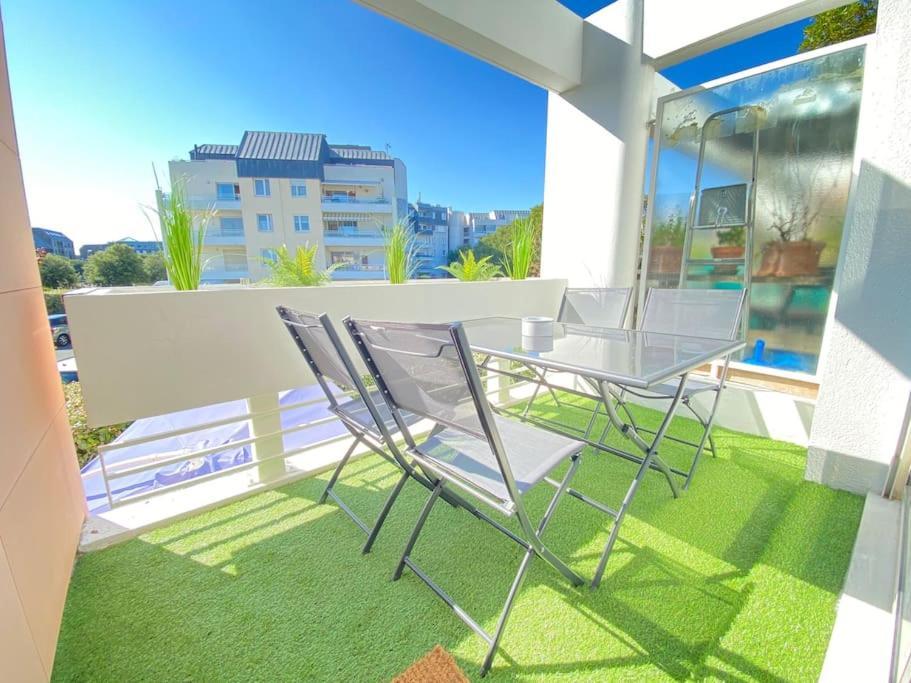 Appartement Plein Charme Aux Minimes Terrasse Calme + Parking à La Rochelle  Extérieur photo