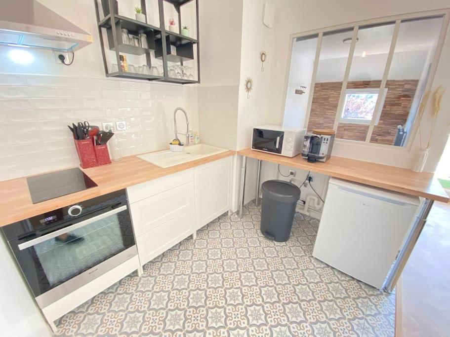 Appartement Plein Charme Aux Minimes Terrasse Calme + Parking à La Rochelle  Extérieur photo